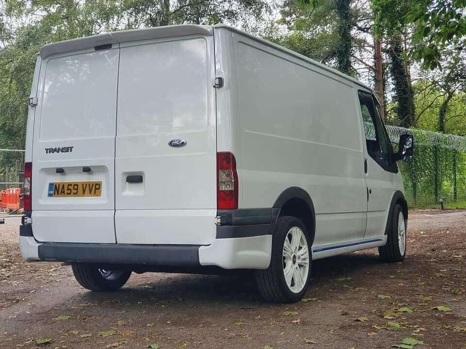 FORD TRANSIT MK7- ROOF SPOILER FOR BARN DOOR